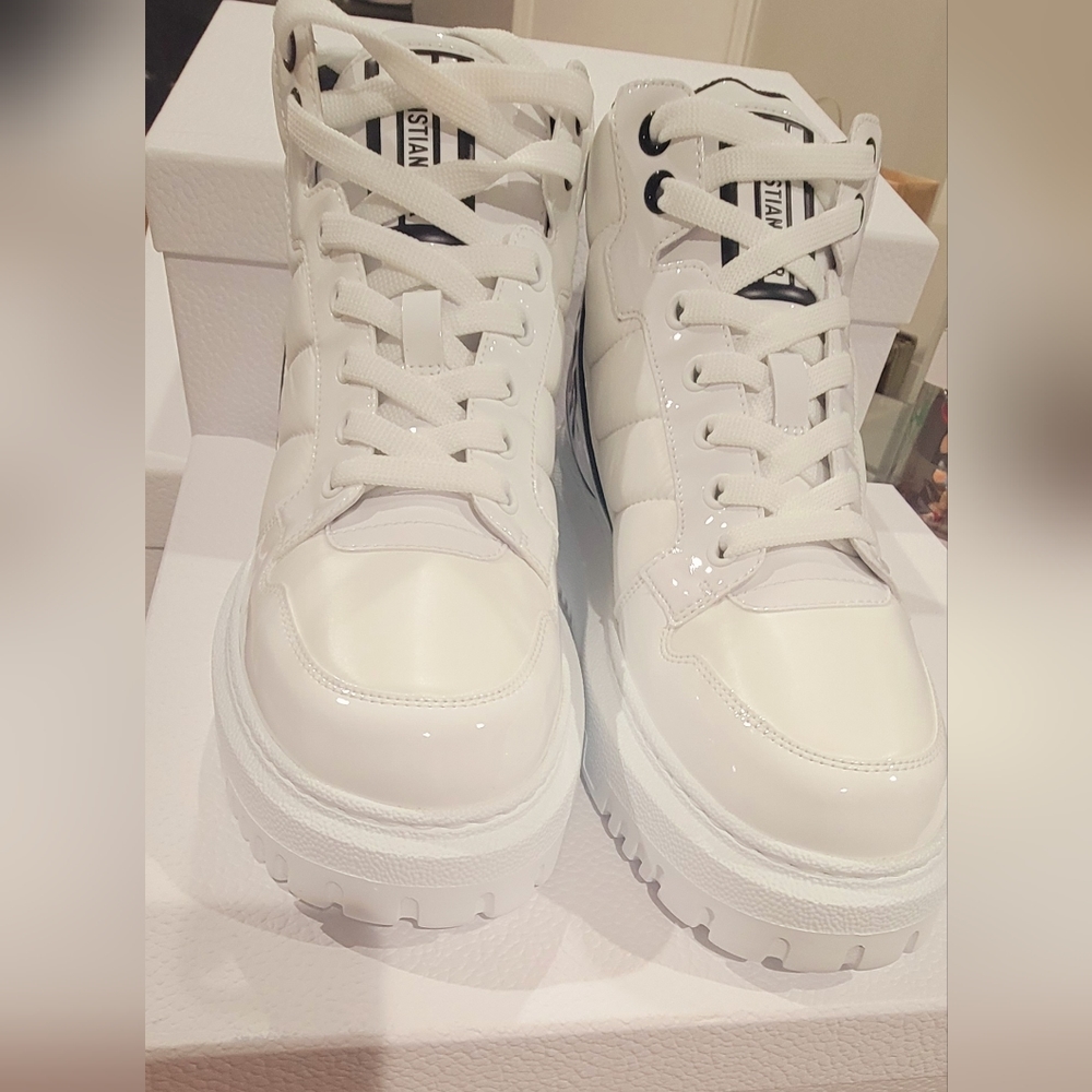 Brand New(Never Worn)Women's White & Black Dior Sneakers,Size 37 - Free Shipping - Picture 2 of 4